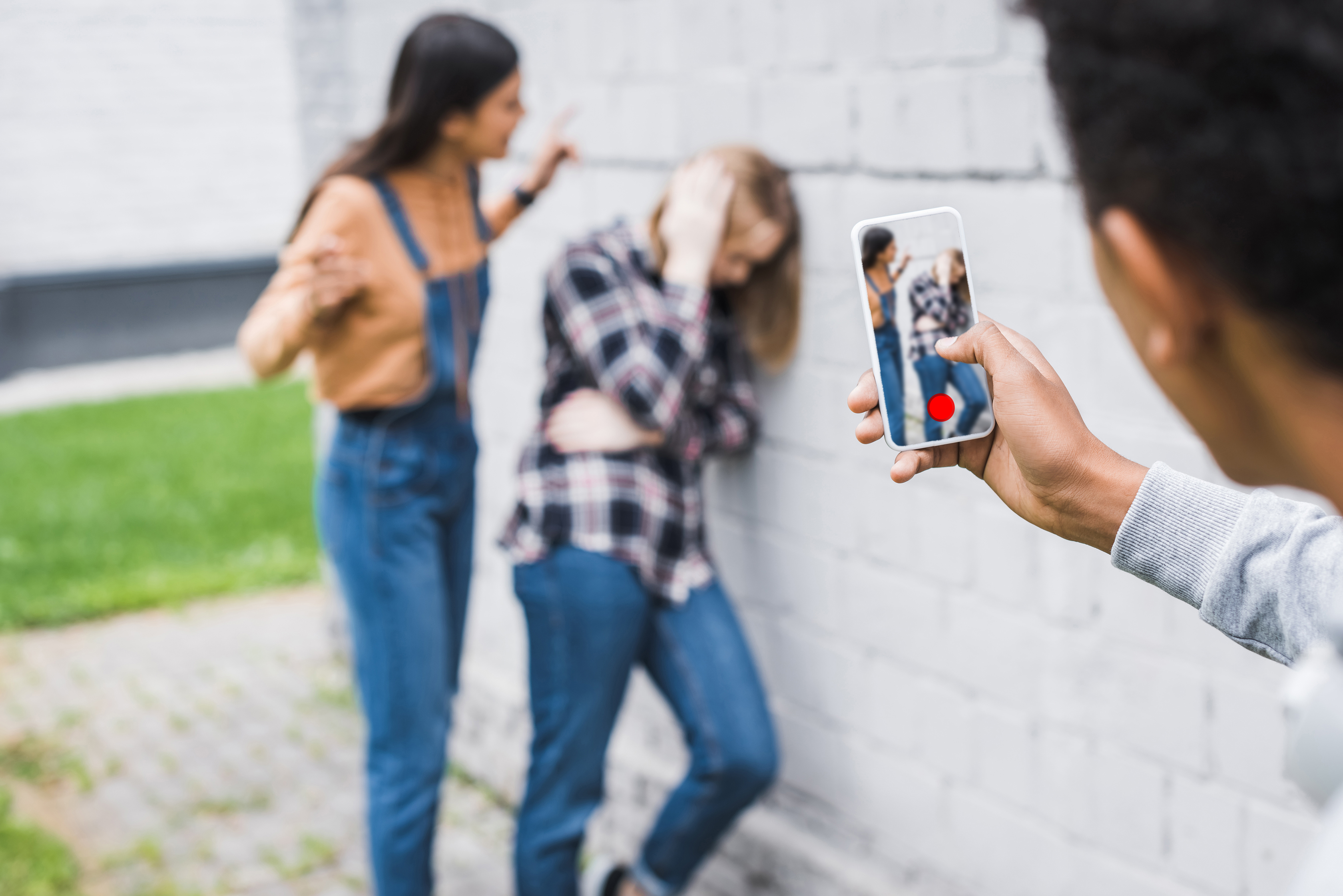 Notarius-pomozhet-dat-otpor-bullingu-v-shkole